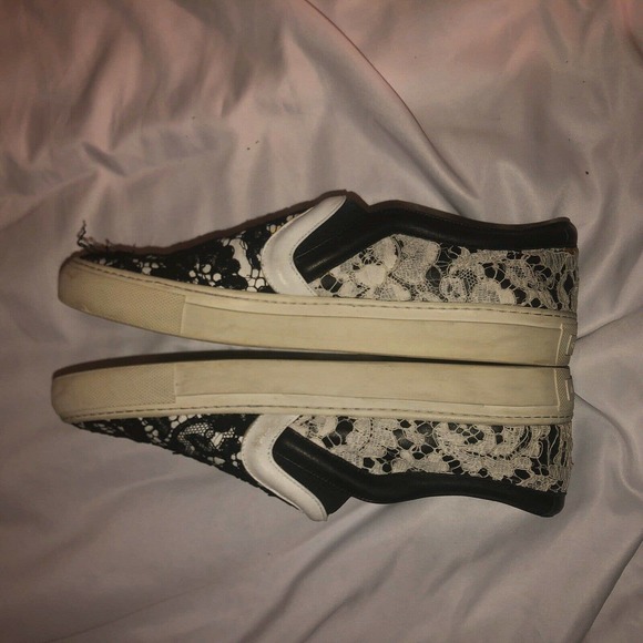 Givenchy Woman's Black & White Lace Leather Sneaker Flats‎ Size 39 (9) - Picture 5 of 11